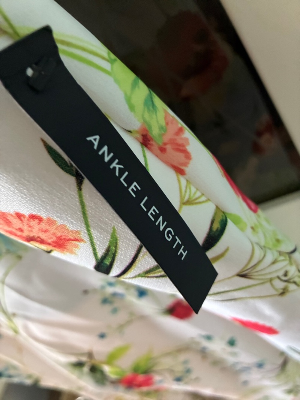 Worthington sz 18 Slim Fit White Floral Ankle Cropped Pants NWT - Picture 4 of 9